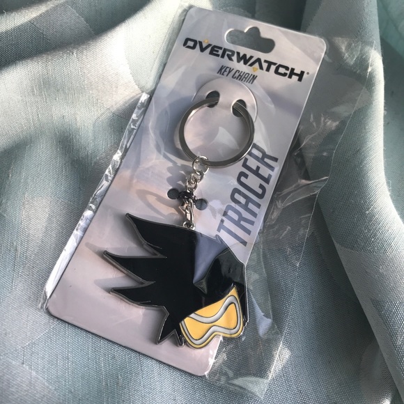 Overwatch Tracer Metal Keychain - Picture 1 of 2